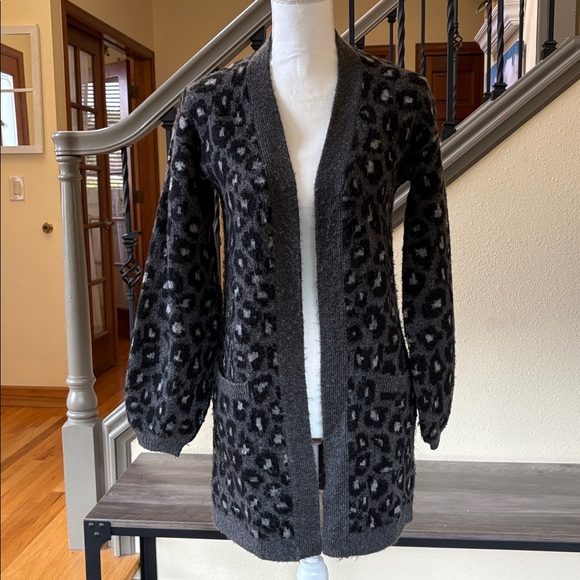 Abercrombie & Fitch Sweaters - Abercrombie & Fitch Gray & Black Leopard Print Cardigan Size XS